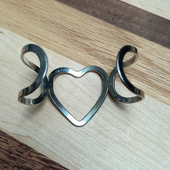 Open Cuff Bracelet Heart Silver Tone Metal Thin Small - Picture 5 of 12